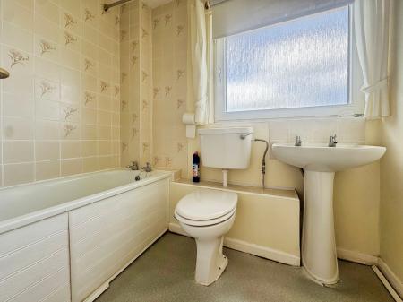 3 bedroom Detached house for sale in Damask Way, Warminster, BA12