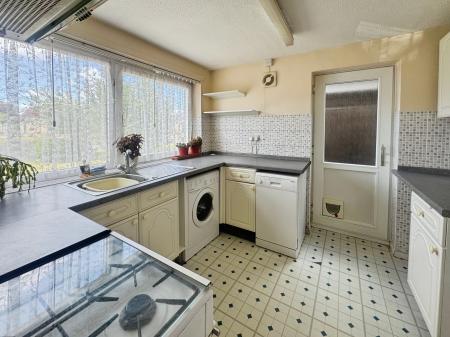 3 bedroom Detached house for sale in Damask Way, Warminster, BA12