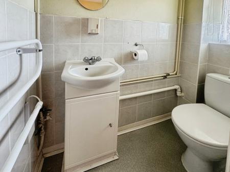 3 bedroom Detached house for sale in Damask Way, Warminster, BA12