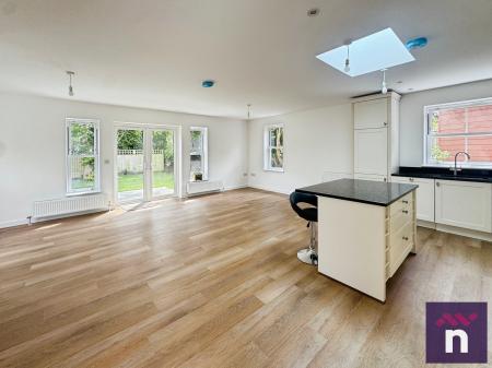 3 bedroom Semi-detached house for sale in Beckford Close, Warminster, BA12