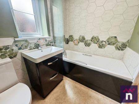 3 bedroom Semi-detached house for sale in Beckford Close, Warminster, BA12