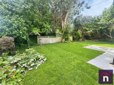 3 bedroom Semi-detached house for sale in Beckford Close, Warminster, BA12