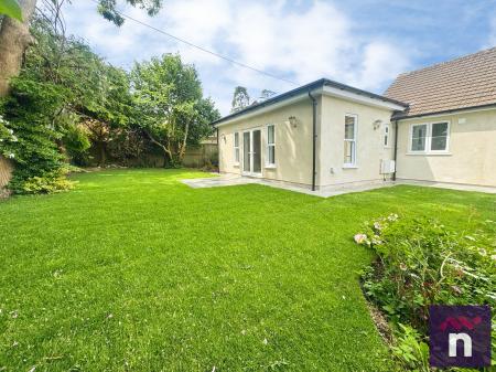3 bedroom Semi-detached house for sale in Beckford Close, Warminster, BA12
