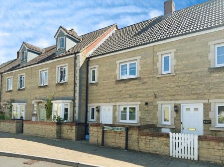 3 bedroom Town house to let in Adderwell Road, Frome, BA11