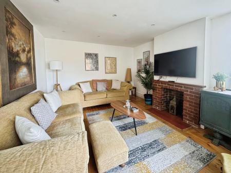 3 bedroom Terraced House for sale in Woodcock Road, Warminster, BA12