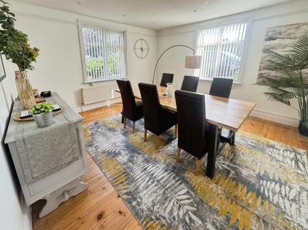 3 bedroom Terraced House for sale in Woodcock Road, Warminster, BA12