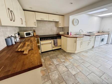 3 bedroom Terraced House for sale in Woodcock Road, Warminster, BA12