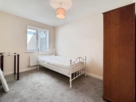 2 bedroom Flat to let in 36 Imber Road, Warminster, BA12