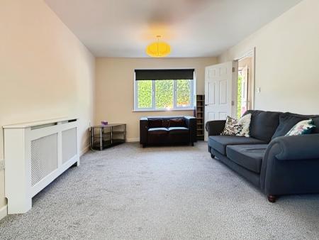 2 bedroom Flat to let in 36 Imber Road, Warminster, BA12