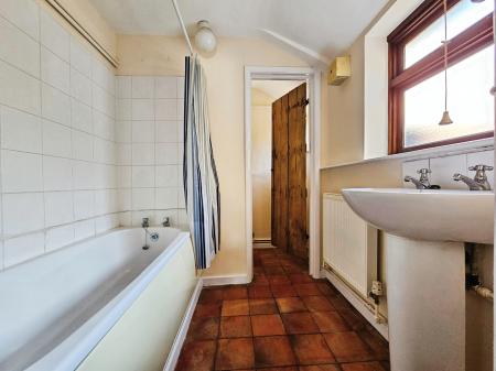 2 bedroom Detached house to let in Lowbourne, Melksham, SN12