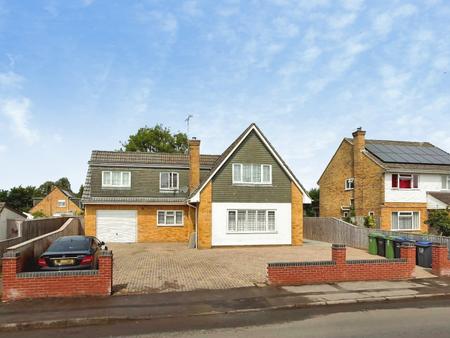 4 bedroom Detached house for sale in Prestbury Drive, Warminster, BA12