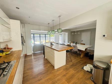 4 bedroom Detached house for sale in Prestbury Drive, Warminster, BA12