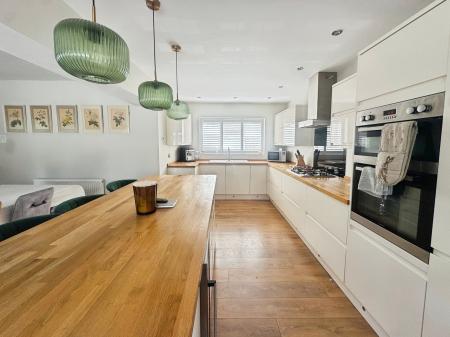 4 bedroom Detached house for sale in Prestbury Drive, Warminster, BA12