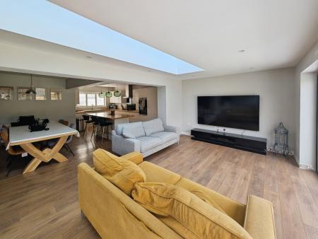 4 bedroom Detached house for sale in Prestbury Drive, Warminster, BA12