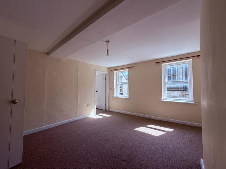 2 bedroom Flat to let in Market Place, Warminster, BA12