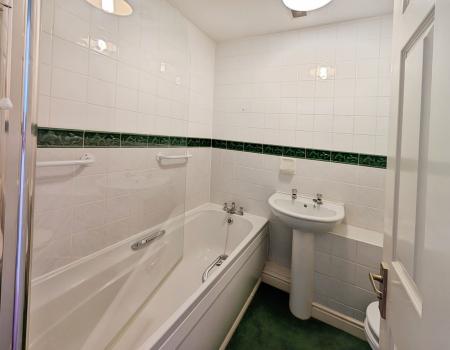 2 bedroom Terraced House for sale in The Grove, Warminster, BA12