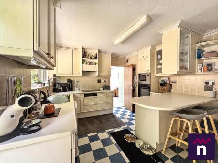 4 bedroom Detached house for sale in The Downlands, Warminster, BA12