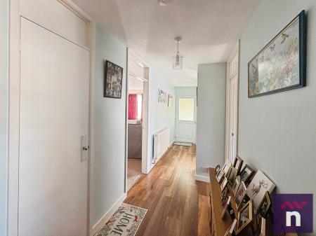 2 bedroom Bungalow for sale in Damask Way, Warminster, BA12