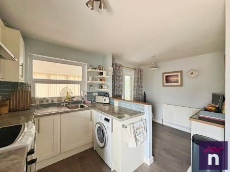 2 bedroom Bungalow for sale in Damask Way, Warminster, BA12
