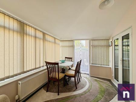 2 bedroom Bungalow for sale in Damask Way, Warminster, BA12