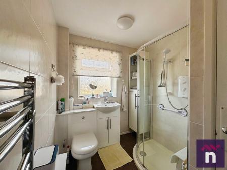 2 bedroom Bungalow for sale in Damask Way, Warminster, BA12