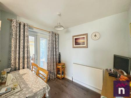 2 bedroom Bungalow for sale in Damask Way, Warminster, BA12