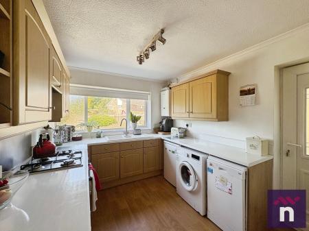 2 bedroom Bungalow for sale in Ebble Crescent, Warminster, BA12