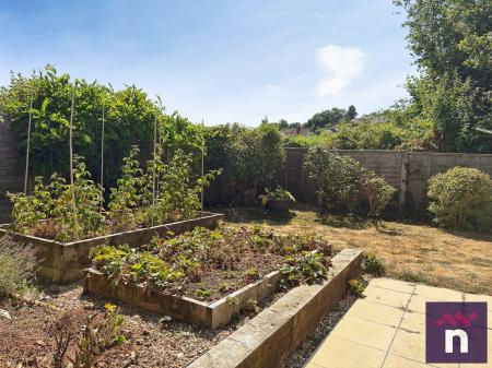 2 bedroom Bungalow for sale in Ebble Crescent, Warminster, BA12