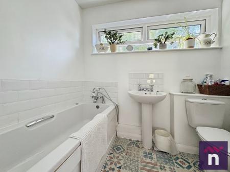 2 bedroom Bungalow for sale in Ebble Crescent, Warminster, BA12