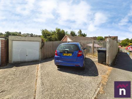 2 bedroom Bungalow for sale in Ebble Crescent, Warminster, BA12