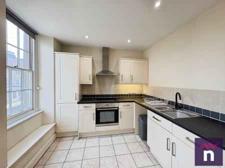 1 bedroom Flat to let in High Street, Warminster, BA12