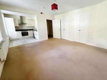 1 bedroom Flat to let in High Street, Warminster, BA12
