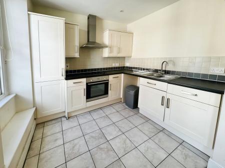 1 bedroom Flat to let in High Street, Warminster, BA12