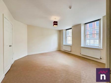 1 bedroom Flat to let in High Street, Warminster, BA12
