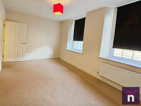 1 bedroom Flat to let in High Street, Warminster, BA12