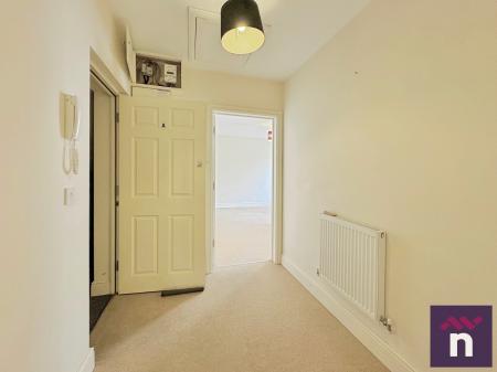 1 bedroom Flat to let in High Street, Warminster, BA12