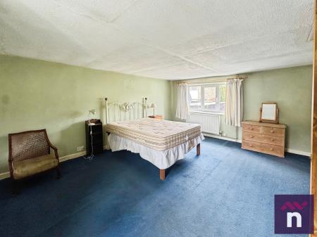 2 bedroom Terraced House for sale in Bread Street, Warminster, BA12