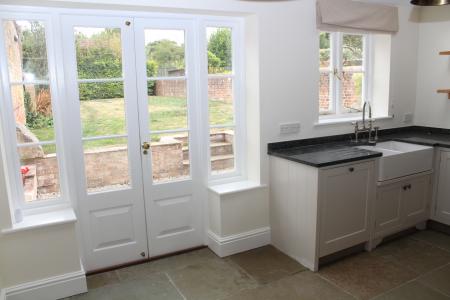 5 bedroom Terraced House to let in High Street, Heytesbury, BA12