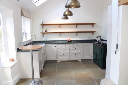 5 bedroom Terraced House to let in High Street, Heytesbury, BA12