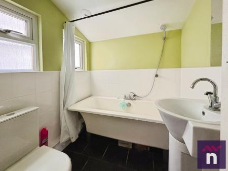 2 bedroom Semi-detached house for sale in Sambourne Road, Warminster, BA12