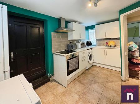2 bedroom Semi-detached house for sale in Sambourne Road, Warminster, BA12