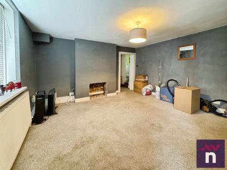 2 bedroom Semi-detached house for sale in Sambourne Road, Warminster, BA12