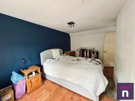 2 bedroom Semi-detached house for sale in Sambourne Road, Warminster, BA12