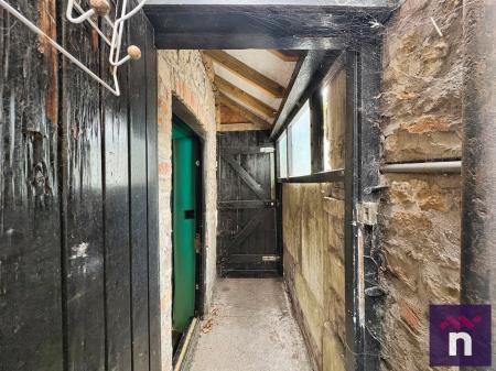2 bedroom Semi-detached house for sale in Sambourne Road, Warminster, BA12