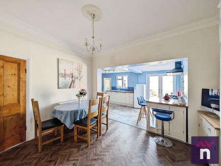 4 bedroom Terraced House for sale in Boreham Road, Warminster, BA12