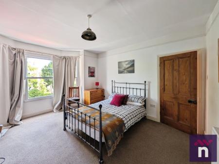4 bedroom Terraced House for sale in Boreham Road, Warminster, BA12