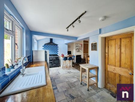 4 bedroom Terraced House for sale in Boreham Road, Warminster, BA12