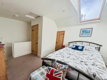 4 bedroom Terraced House for sale in Boreham Road, Warminster, BA12