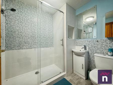1 bedroom Bungalow for sale in Woodcock Road, Warminster, BA12