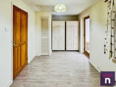 1 bedroom Bungalow for sale in Woodcock Road, Warminster, BA12